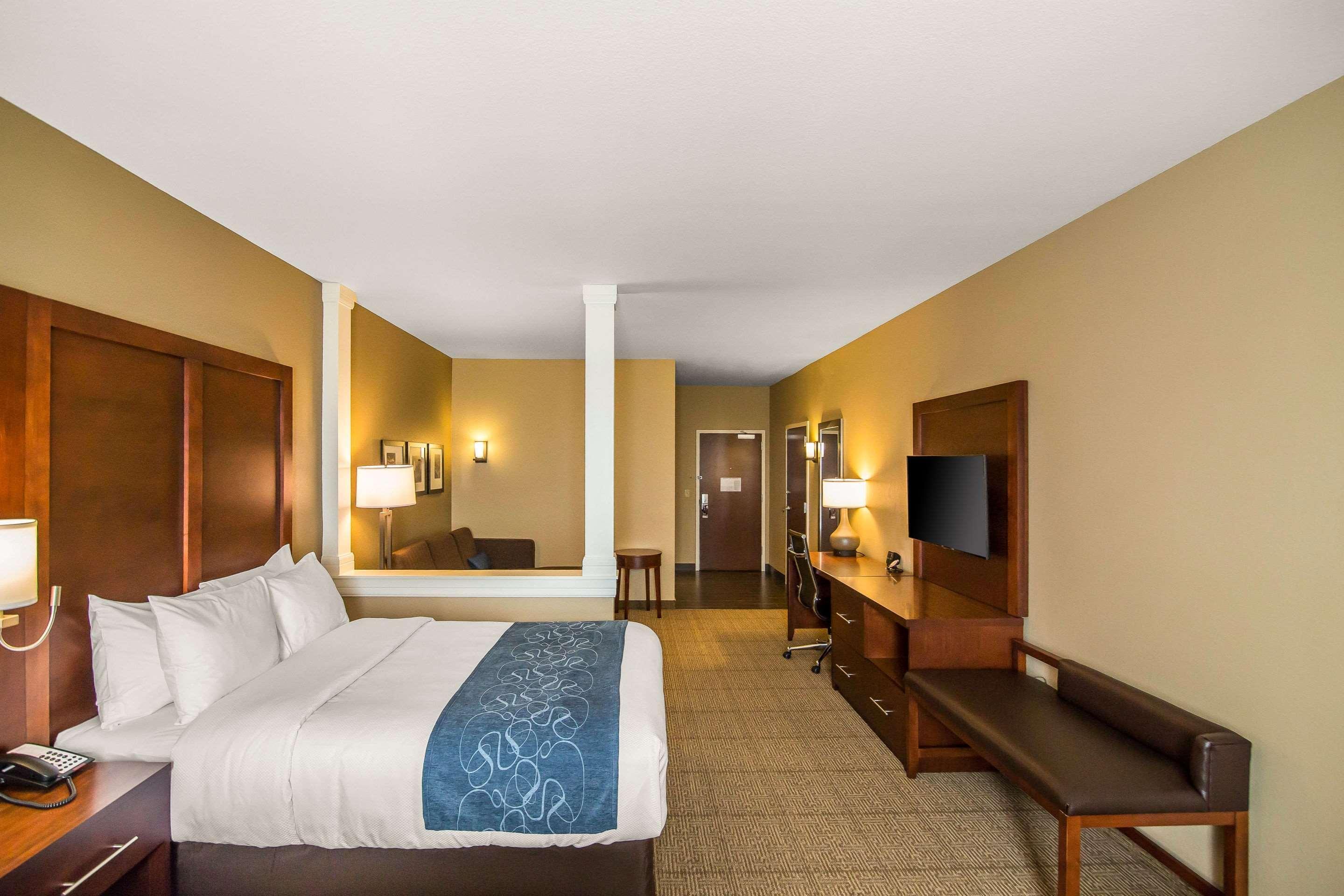 Comfort Suites Dodge City Extérieur photo