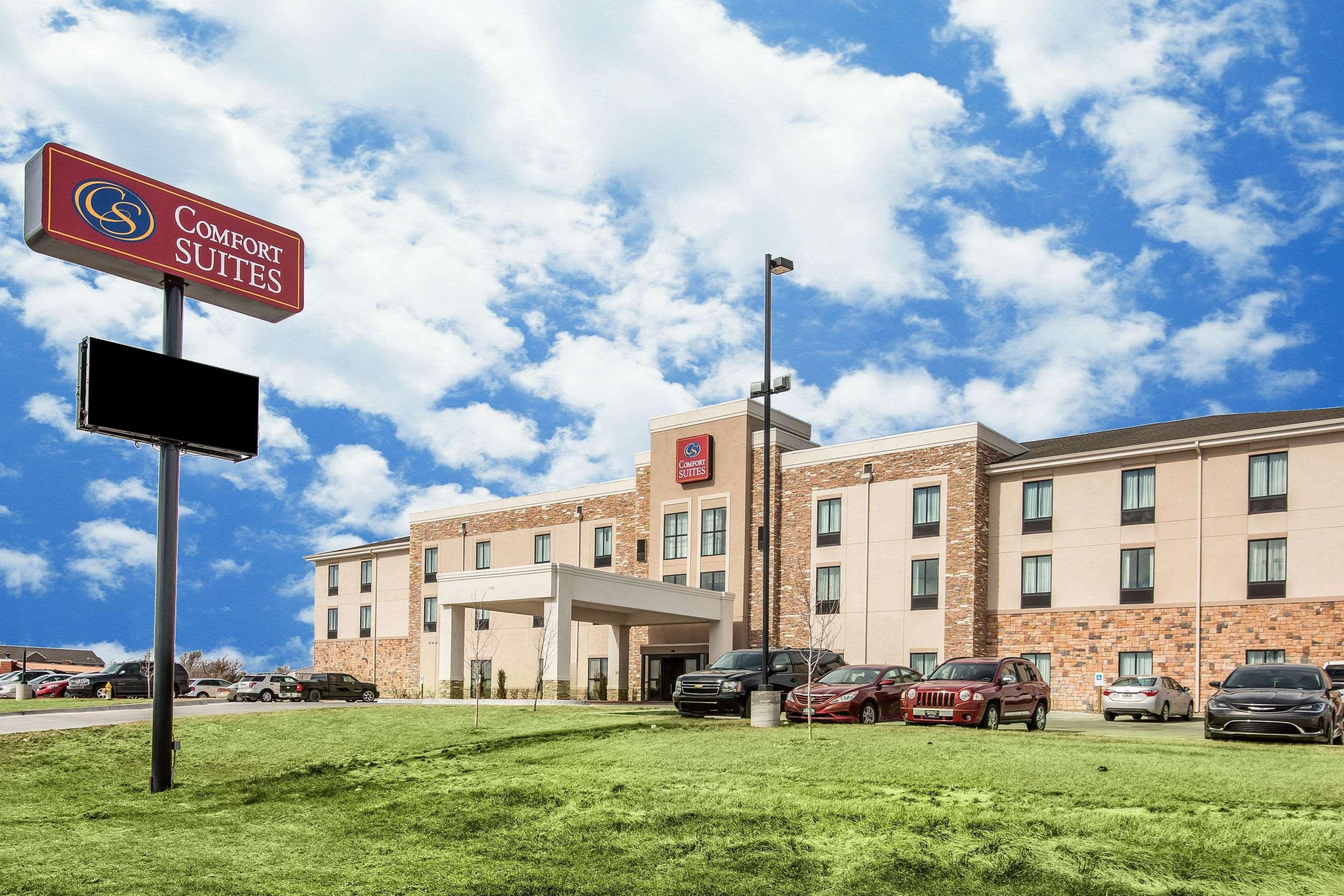 Comfort Suites Dodge City Extérieur photo