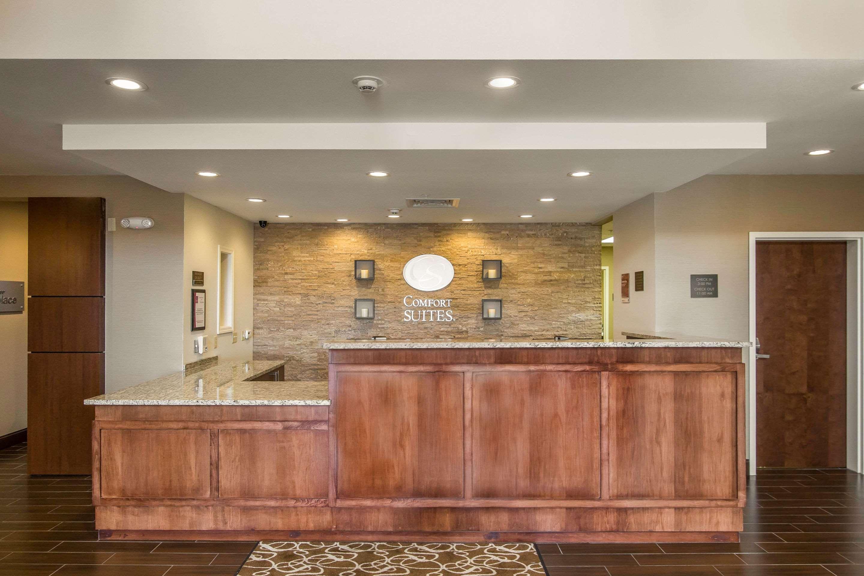 Comfort Suites Dodge City Extérieur photo