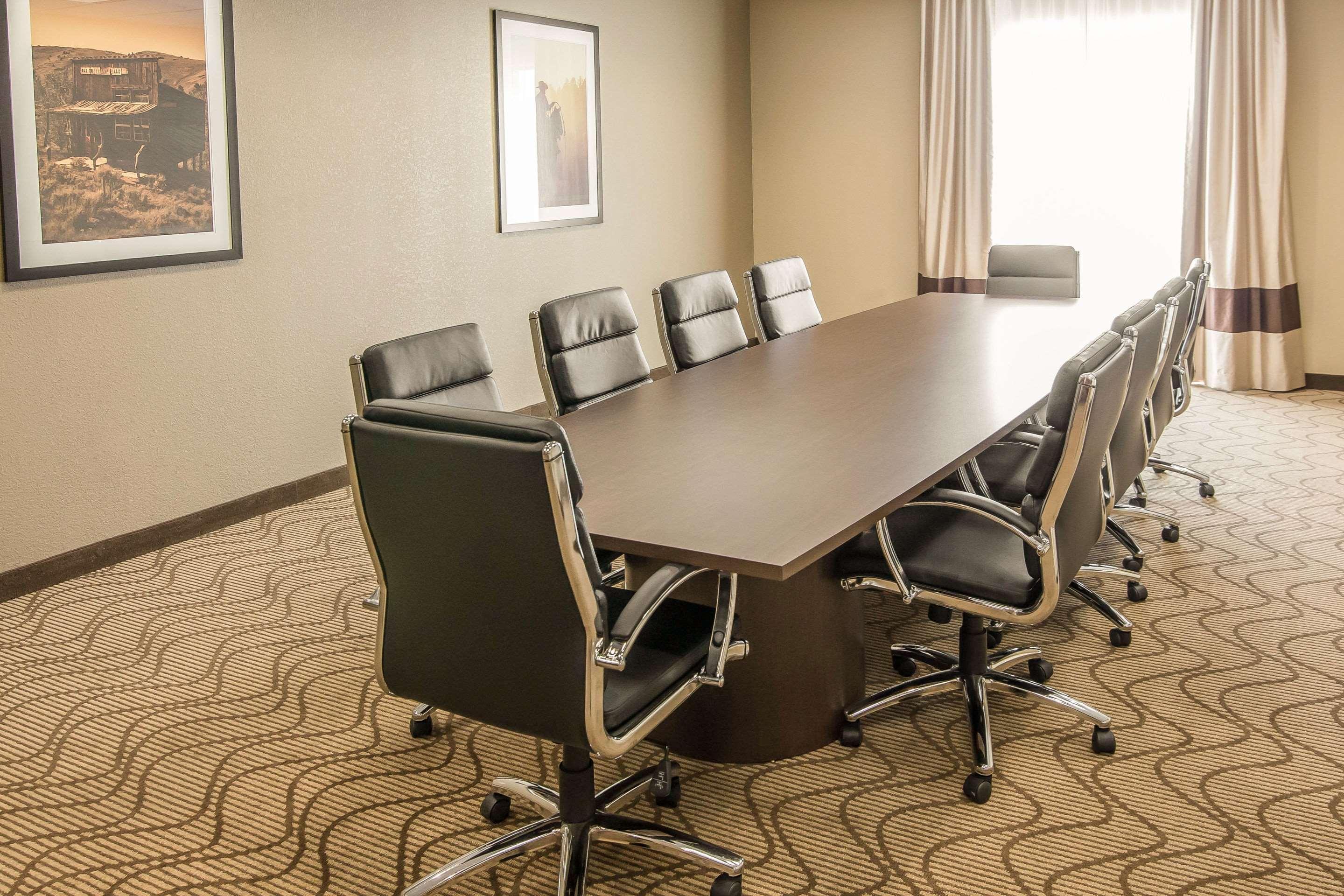 Comfort Suites Dodge City Extérieur photo