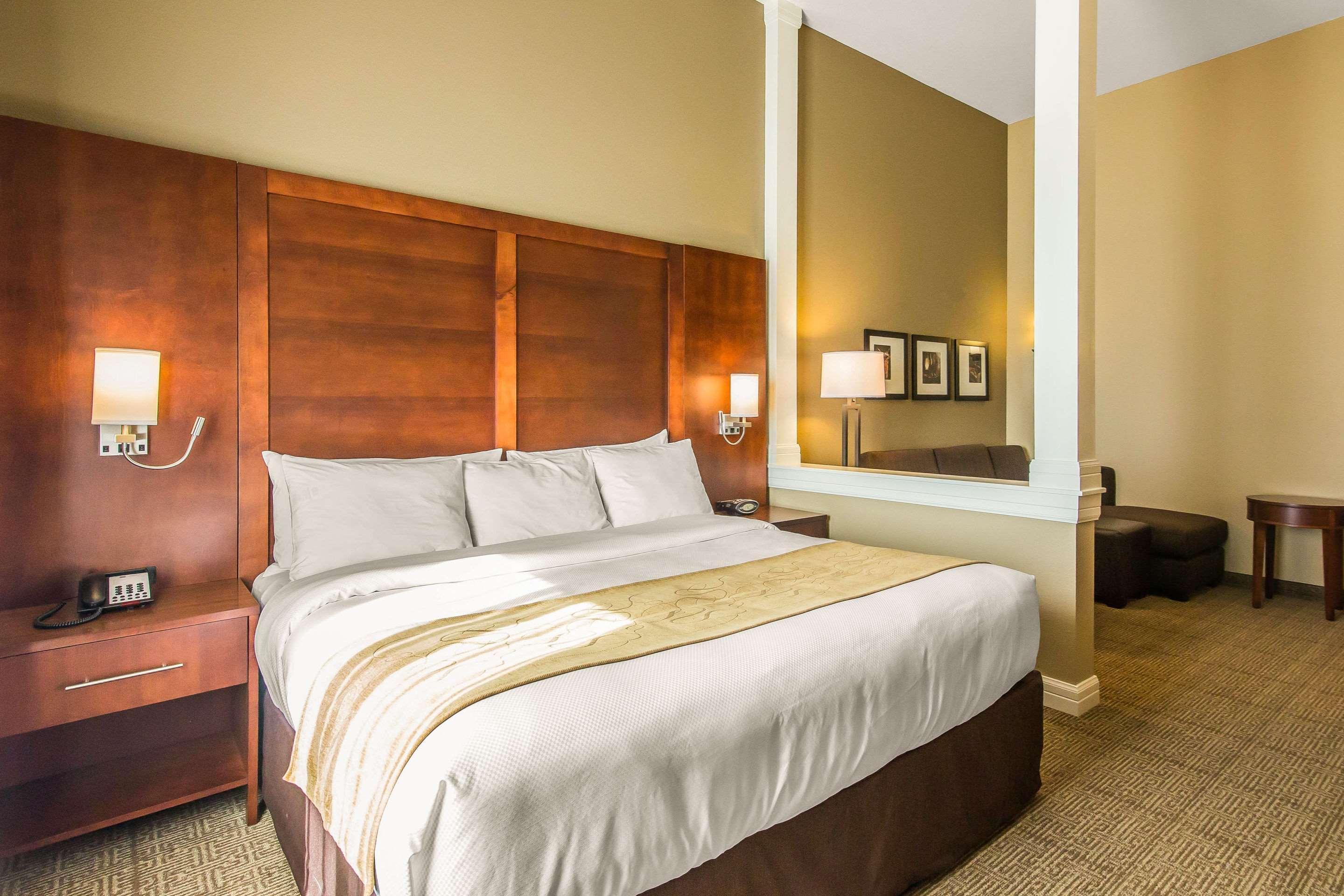 Comfort Suites Dodge City Extérieur photo