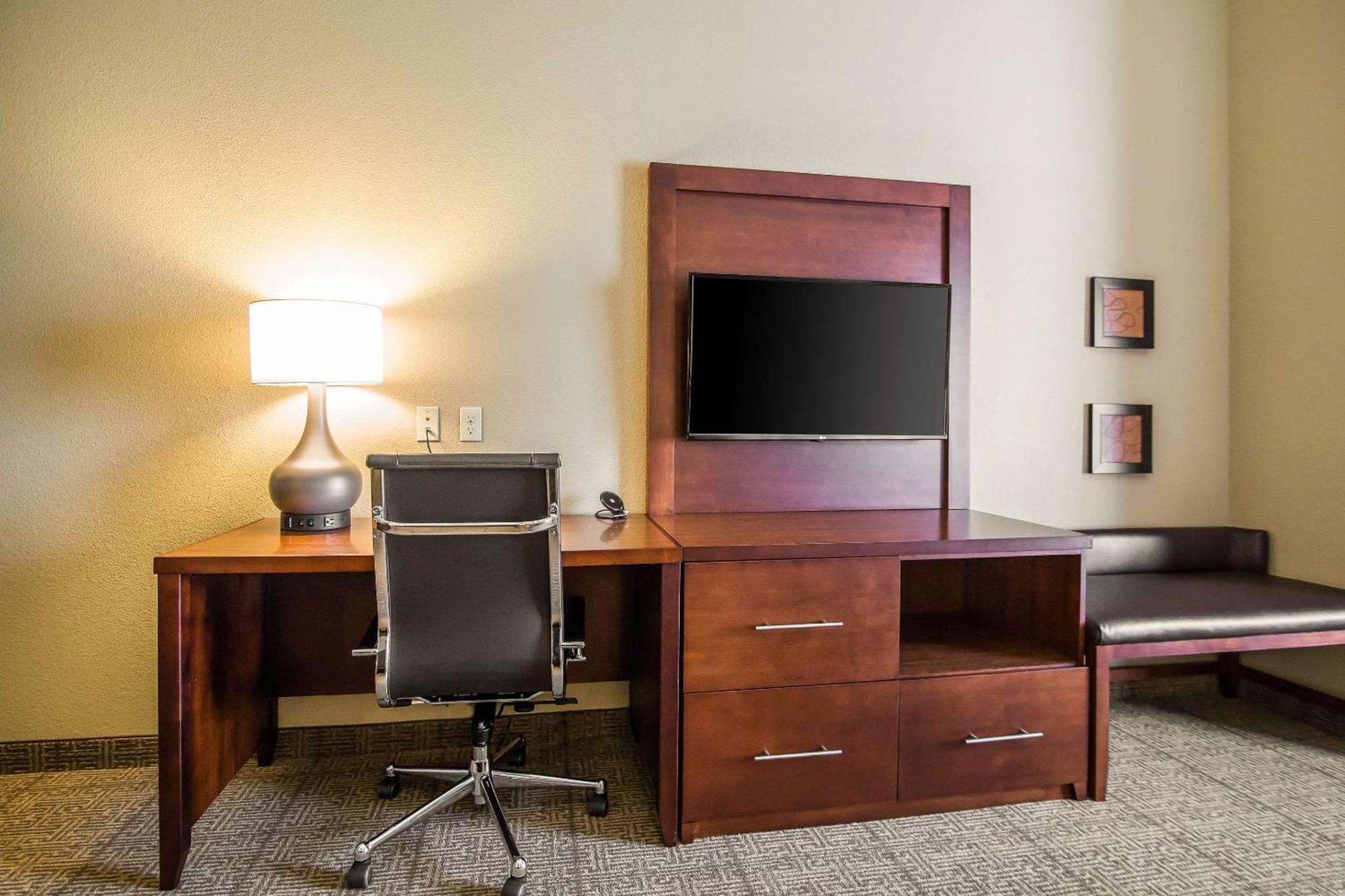 Comfort Suites Dodge City Extérieur photo