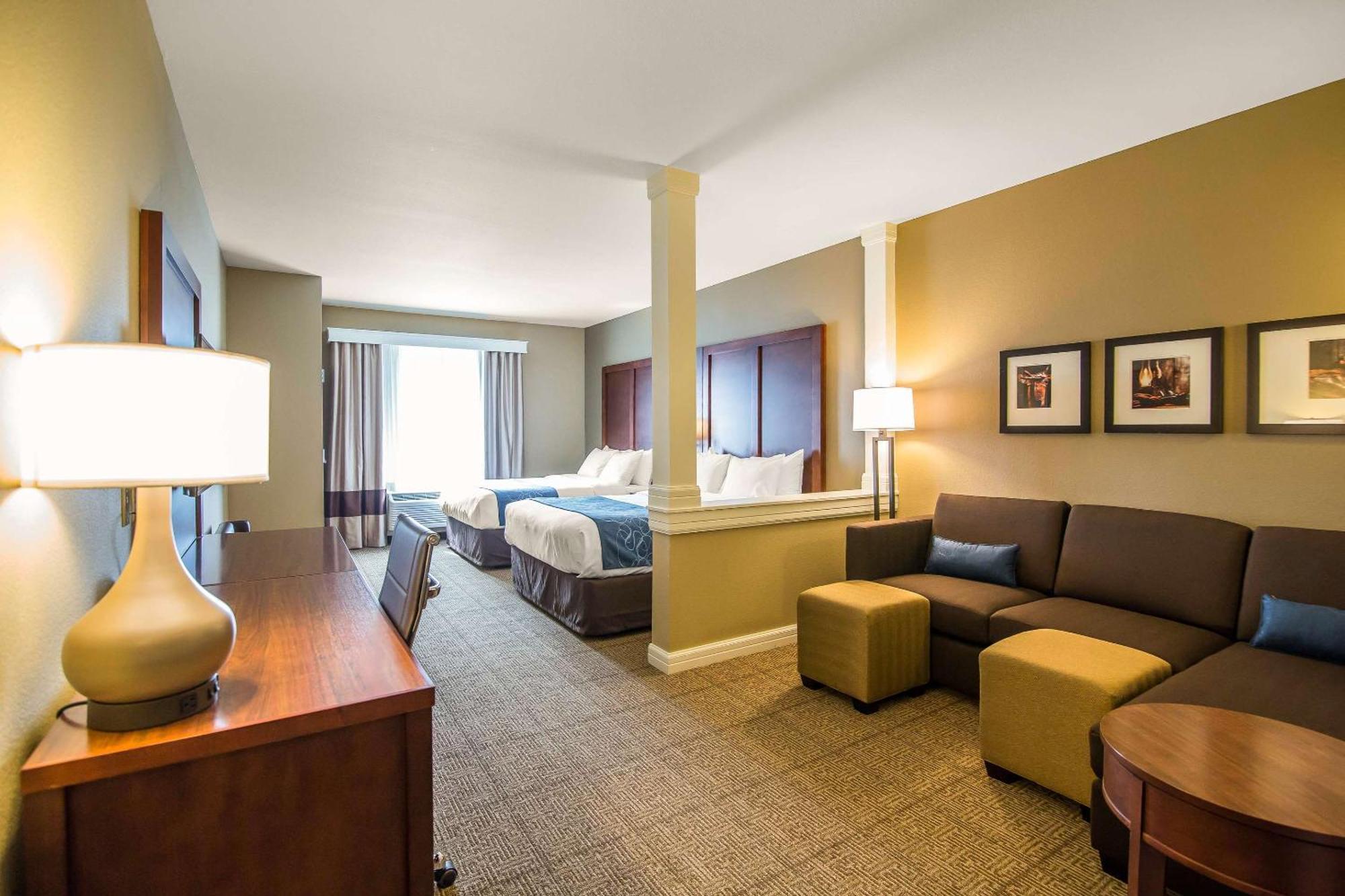 Comfort Suites Dodge City Extérieur photo