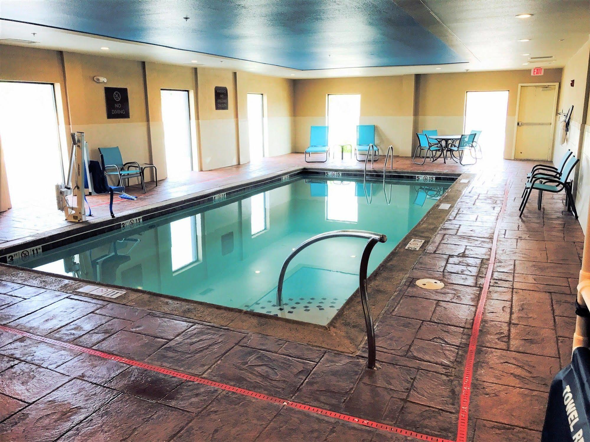 Comfort Suites Dodge City Extérieur photo